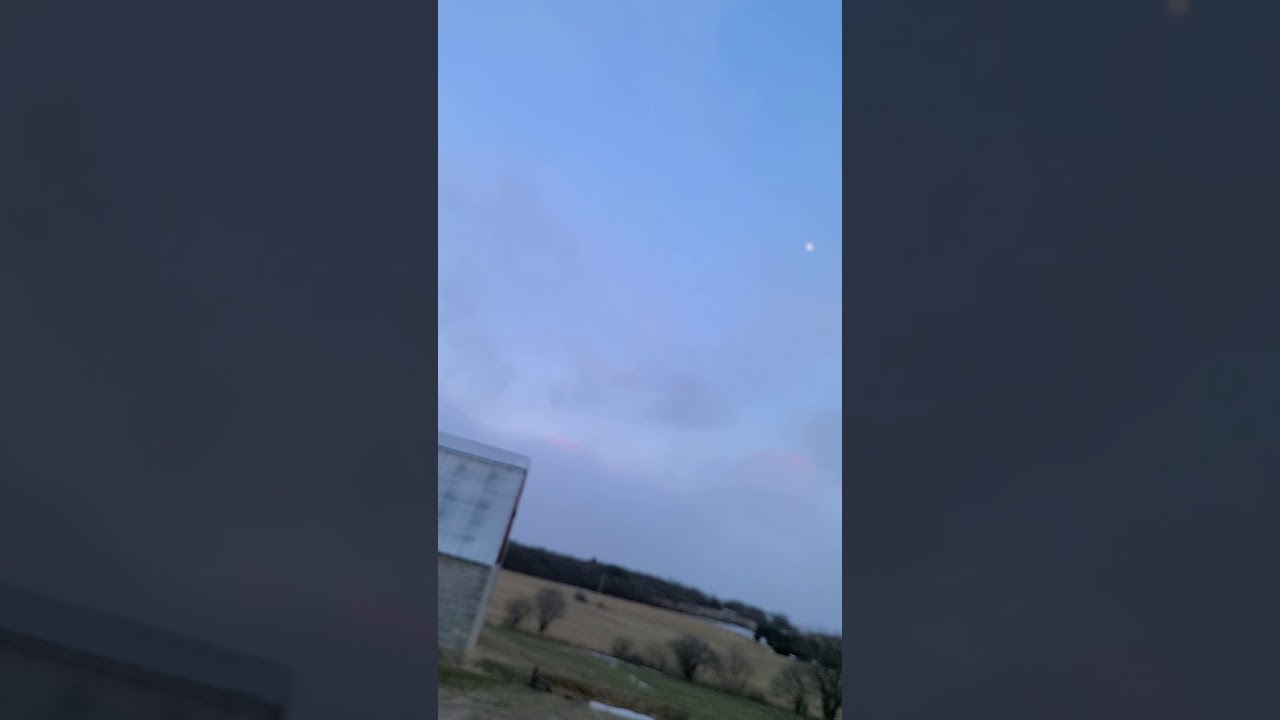 Shooting the new Spike's Tactical 37mm 12 inch Side loading HAVOC. bird banger rounds.