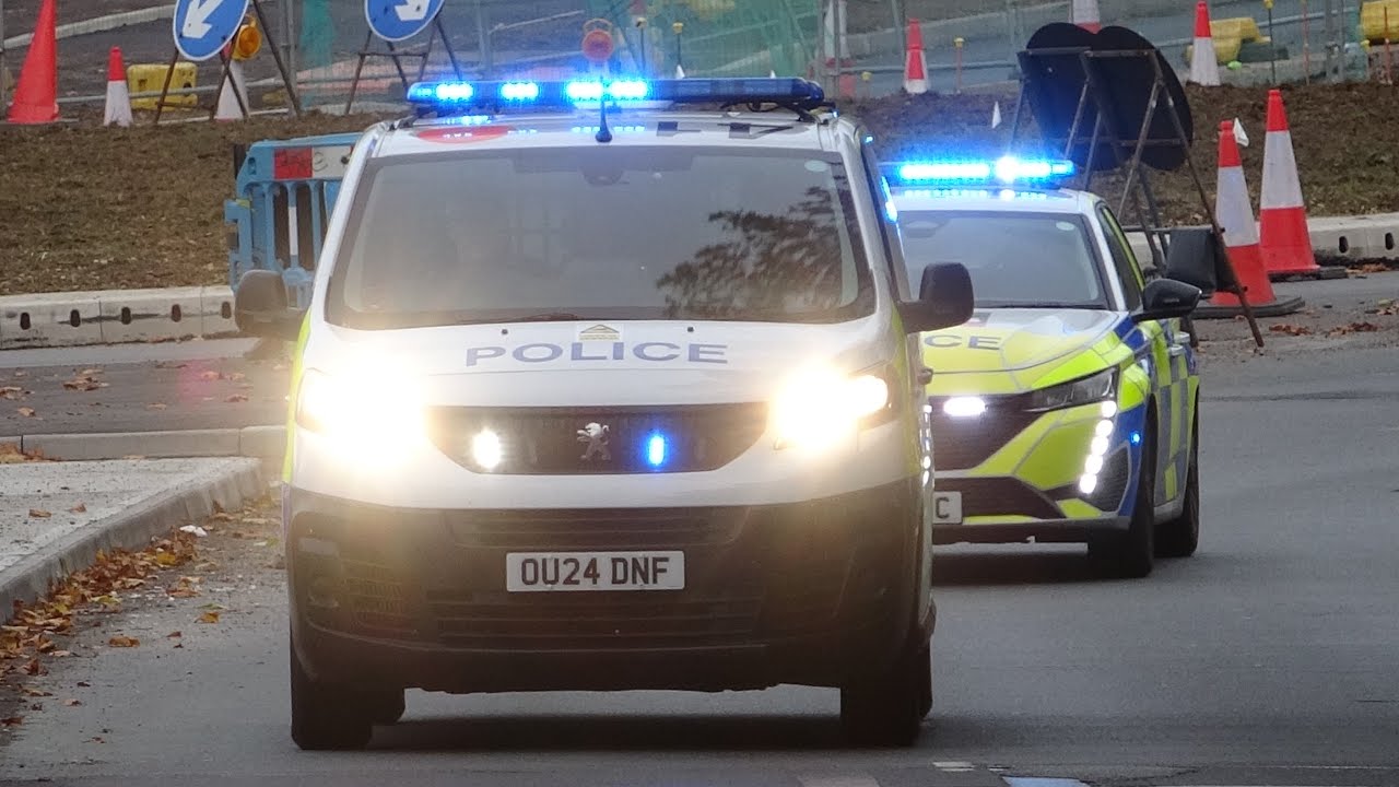 Hertfordshire Police, Vauxhall Vivaroo PTV, & Peugeot 308, both responding past Harlow FS 🚨 