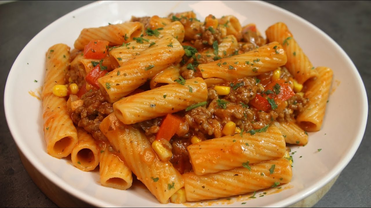 Nudel Hackfleisch Pfanne mit Mais und Paprika, schnell und lecker ...