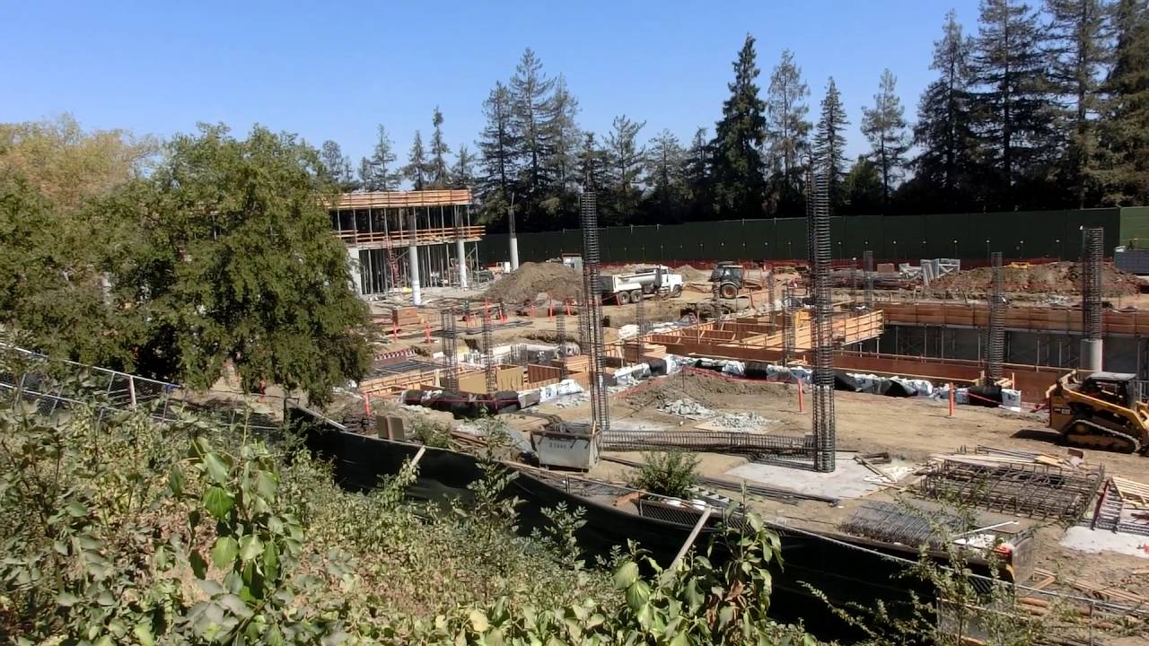 Apple's New Campus expansion under construction 2016_09