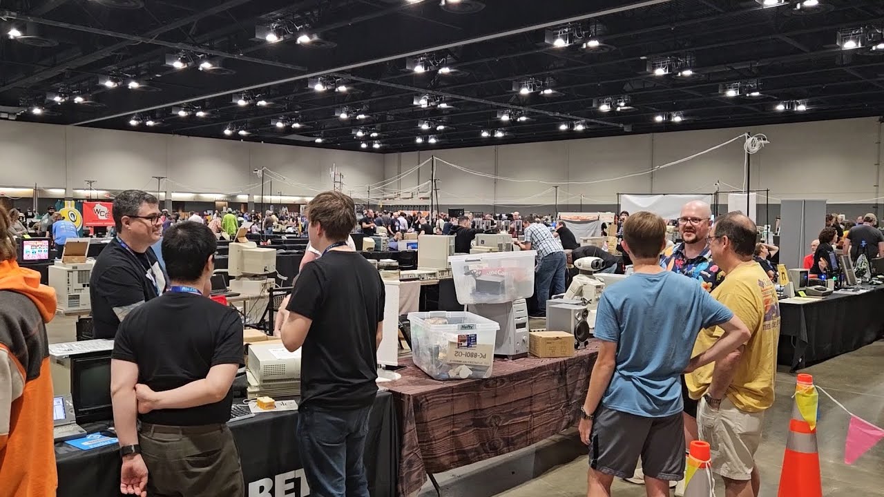 Фестиваль винтажных компьютеров Среднего Запада 2025