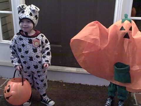 Reaves' first time Trick or Treating