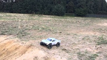 Traxxas Slash 4x4 Jump Slow-mo