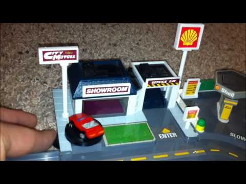 Micro Machines Street Corners Collection - Demonstration of Features