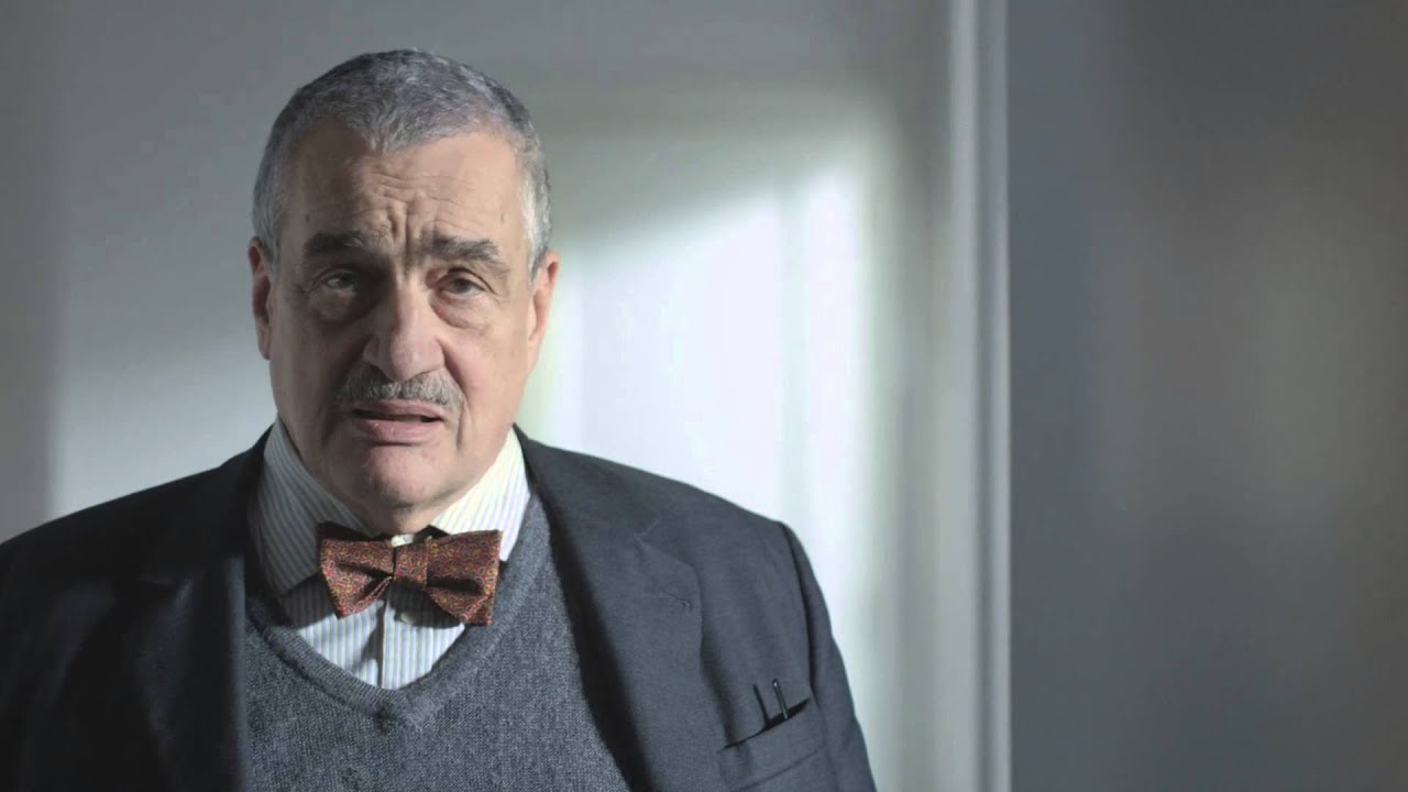 Zdeněk Svěrák a Karel Schwarzenberg - Defenestrace - YouTube