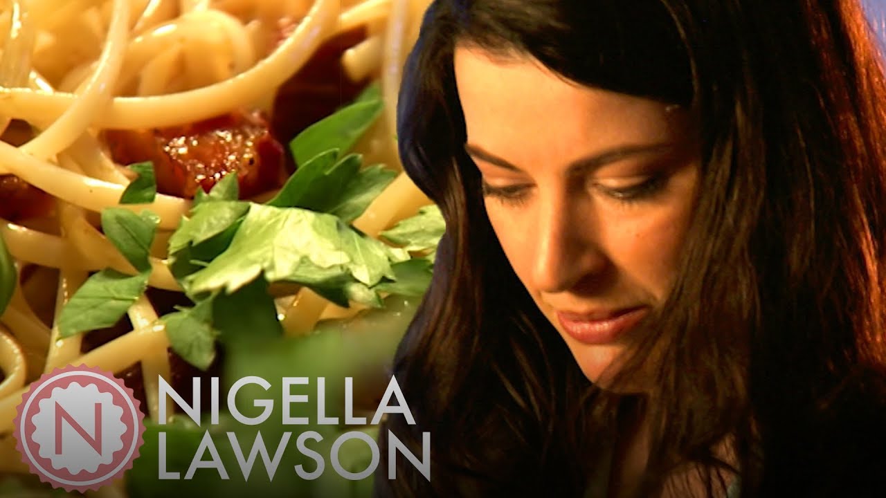 Nigella Lawson's Linguine with Garlic Oil and Pancetta Nigella Bites