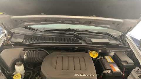 Dodge Grand Caravan - Engine coolant reservoir