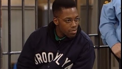 A Different World: 5x14 -  Ron and the A&M student give biased accounts of the fight