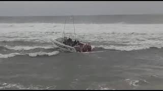 Skiboat launching surf,close call KZN Coast.