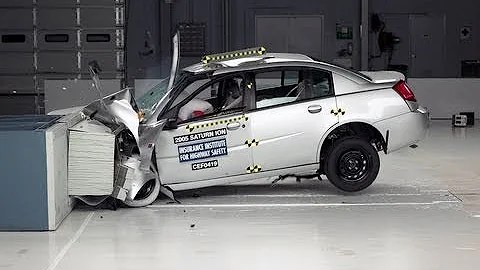 2005 Saturn ION moderate overlap IIHS crash test
