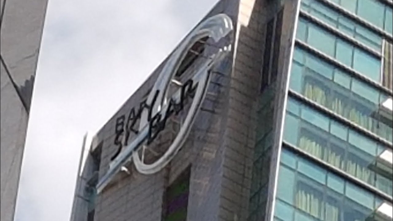 Best Sky Bar for Petronas Twin Towers Suria KLCC perfect view in Traders Hotel Fuze@SkyBar Christmas