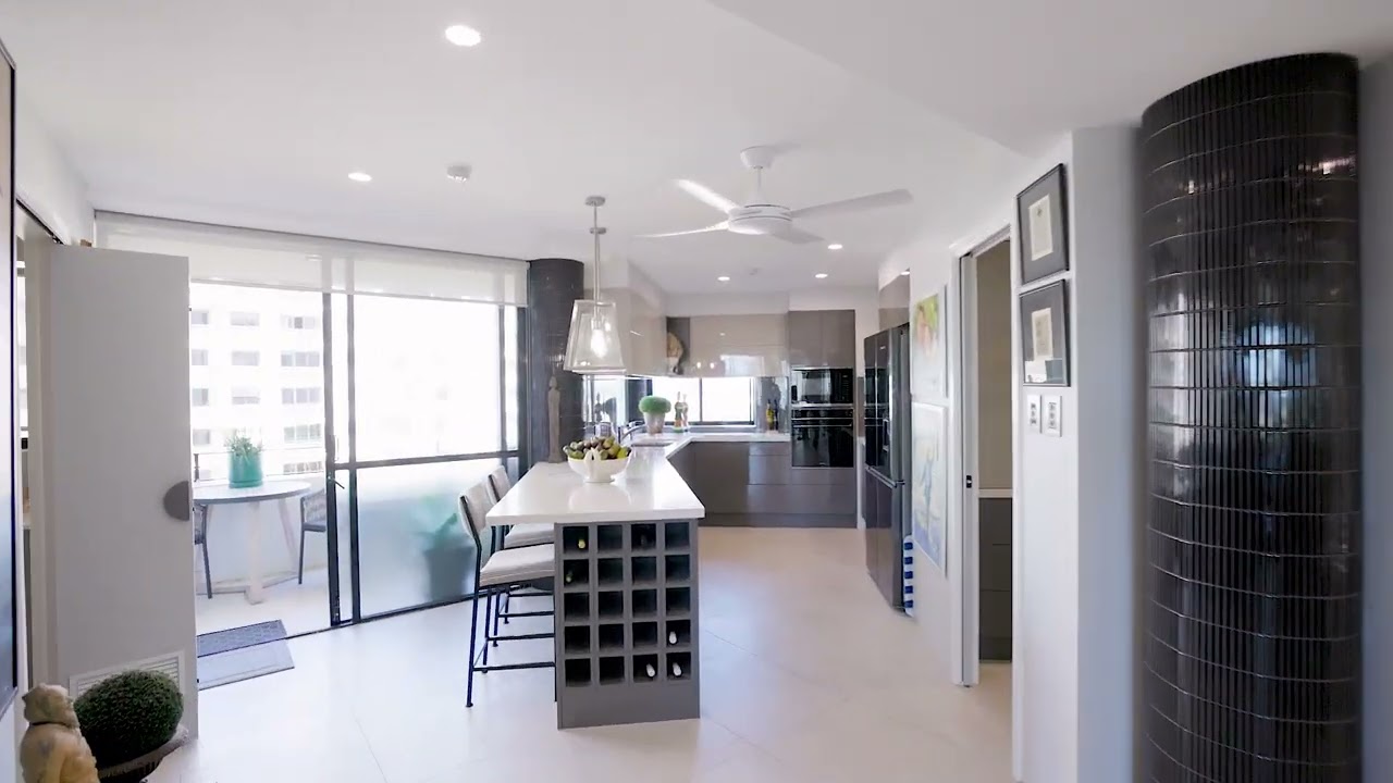 VID Unit 9 'CALAIS' 19 Peak Avenue, Main Beach