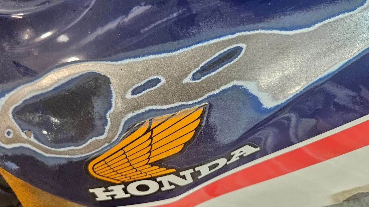 Продолжается ремонт бака Honda