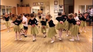 Tautinių šokių ansamblio PAPARTĖLIS atvira pamoka tėveliams