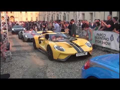 Sfilata di supercar di ieri e di oggi al Salone del Valentino a Torino |  Motori360