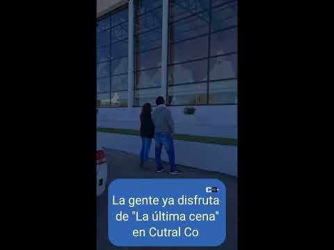 La gente se acerca hasta la nueva atracción de la ciudad.