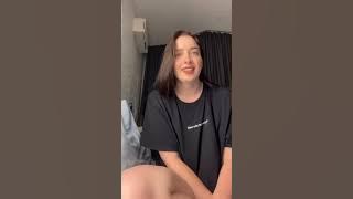 Awenlis live in black dress