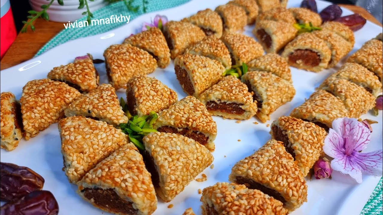 جديد حلويات العيد😍حلى أو مثلثات التمر والسمسم👌وبطريقة كتير سهلة😌 وبطعم اكتر من رائع😋وبتستحق التجربة🥰