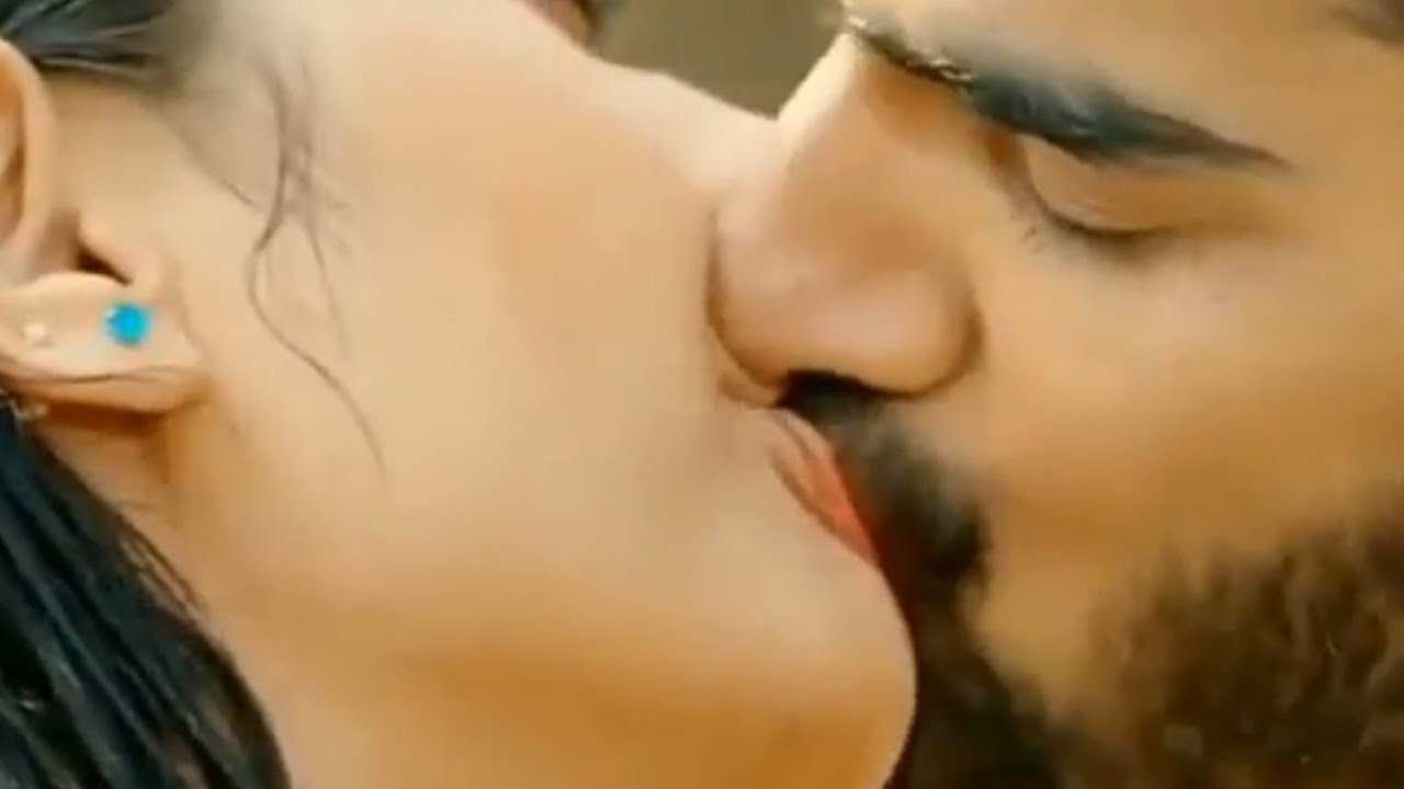 hot romantic video song for whatsapp status hot kiss love status Ho...