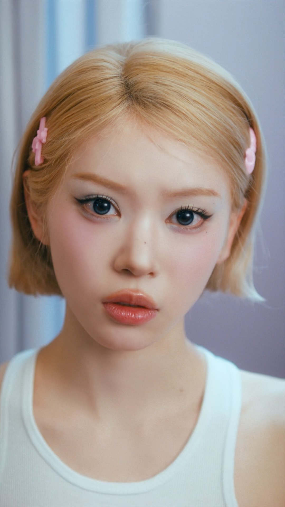 ILLIT (아일릿) 'It's Me' Official MV (MOKA ver.) - YouTube