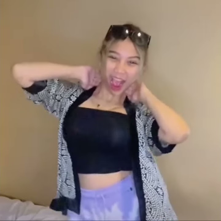 CEWE TIKTOK VIRAL!! FREE FIRE HEADSHOT NAMBAH DAMAGE! 🎵DJ BERNYANYI 2020 #2