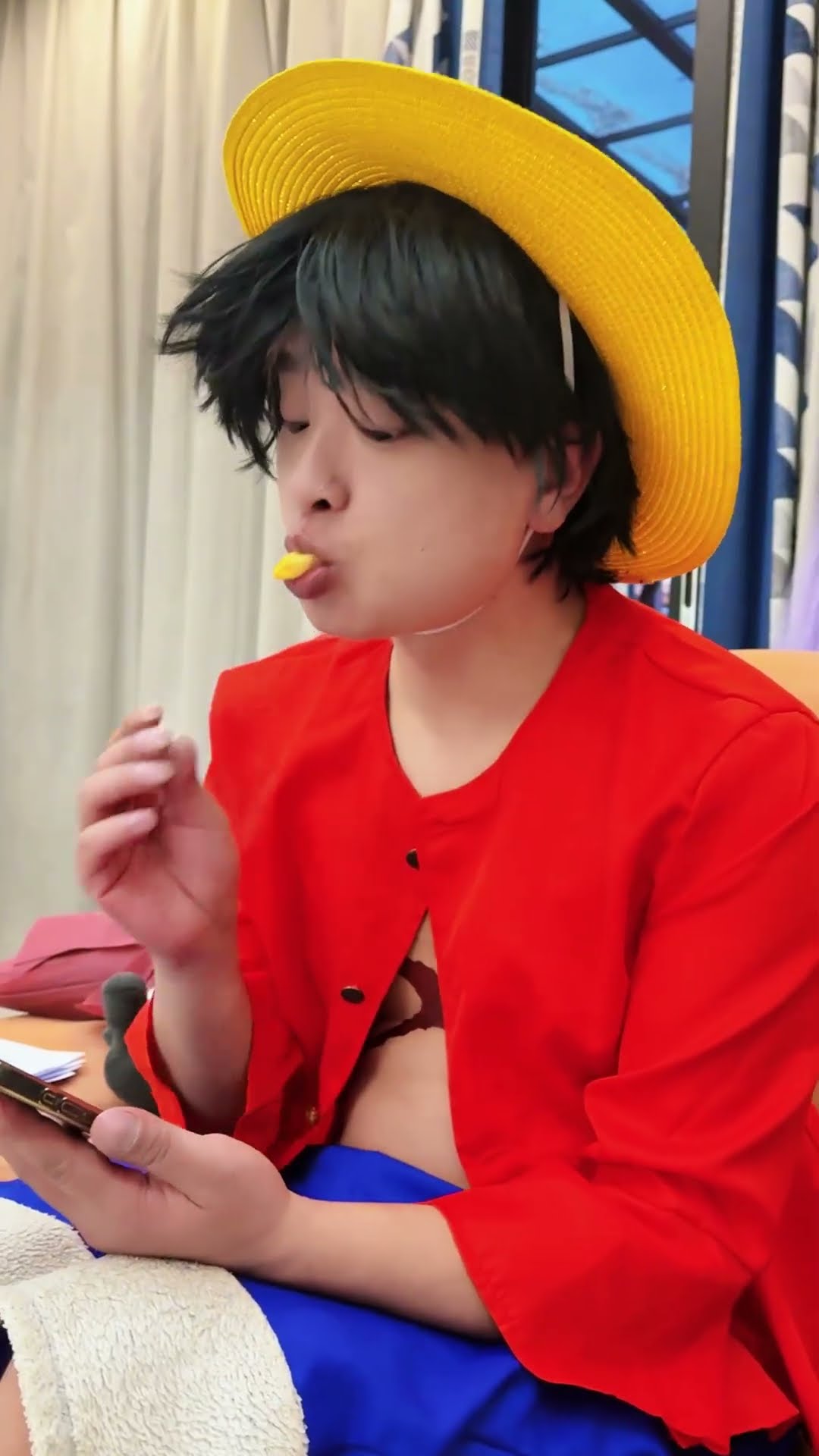 路飞蟑螂都吃 #路飞#海贼王