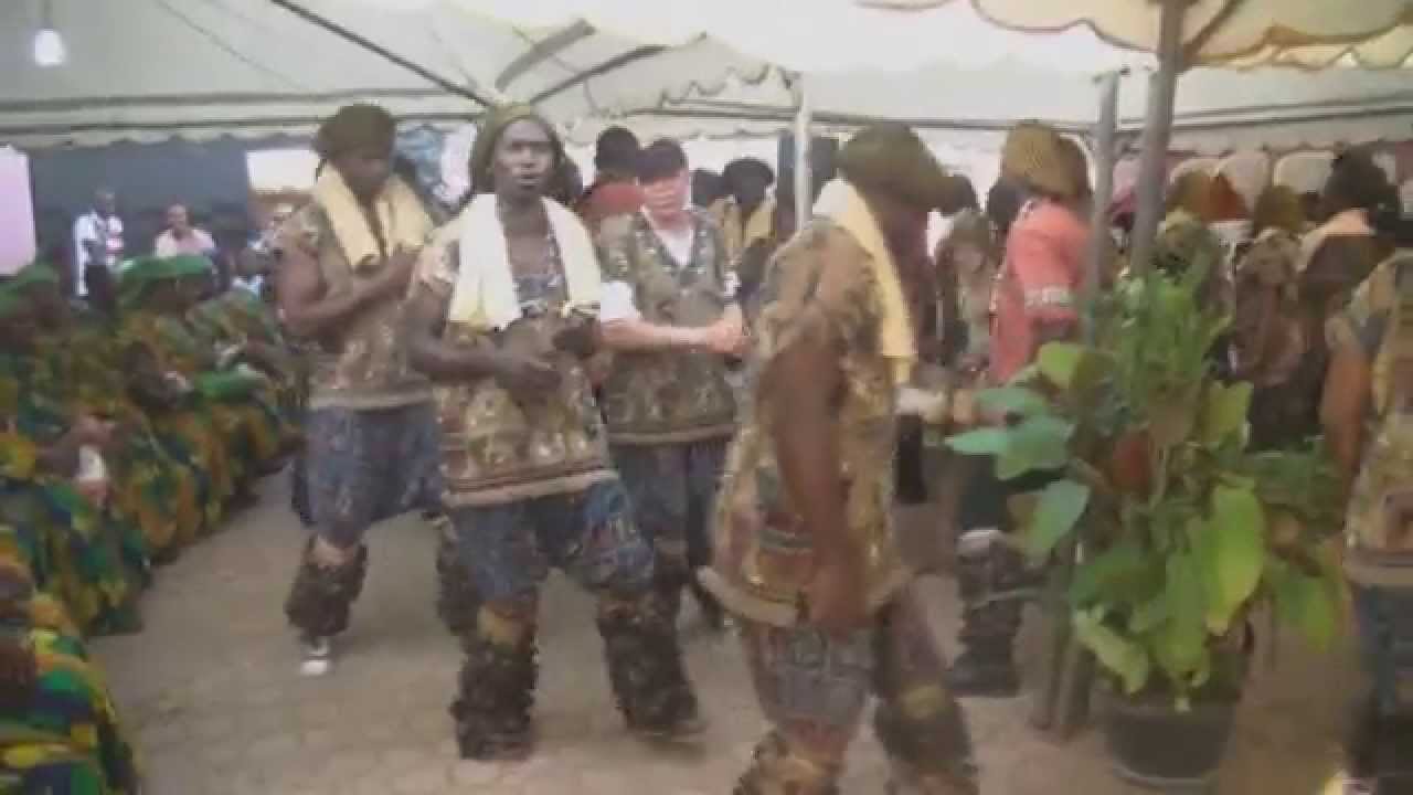 Introduction aux rythmes et aux danses de Bayamgam du pays Bamiléké-©2015-Edouard de Ganay