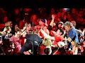 Bon Jovi Newark 2018-04-07 Bed Of Roses with Jon dancing with fan