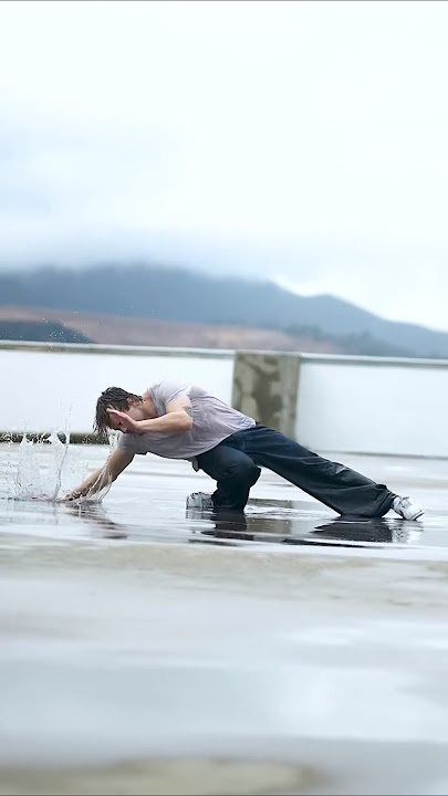 Vik White dancing in the rain | Die With A Smile - Lady Gaga, Bruno Mars