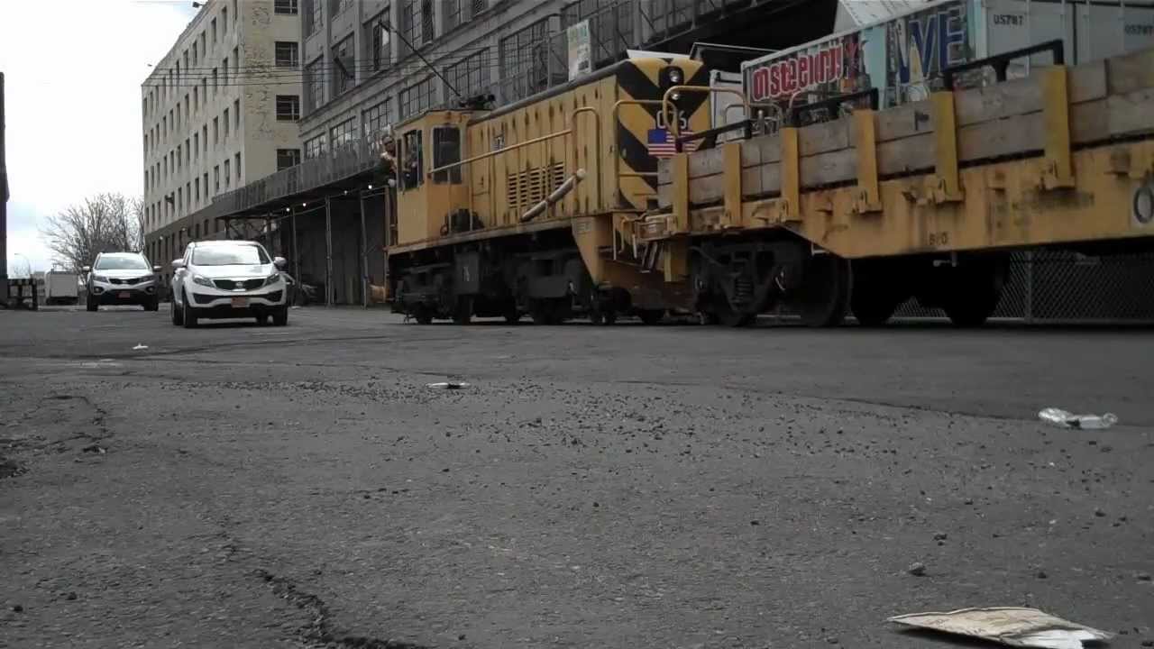 MTA New MotivePower/WABTEC R156 Diesel Locomotive OL914 being delivered in South Brooklyn