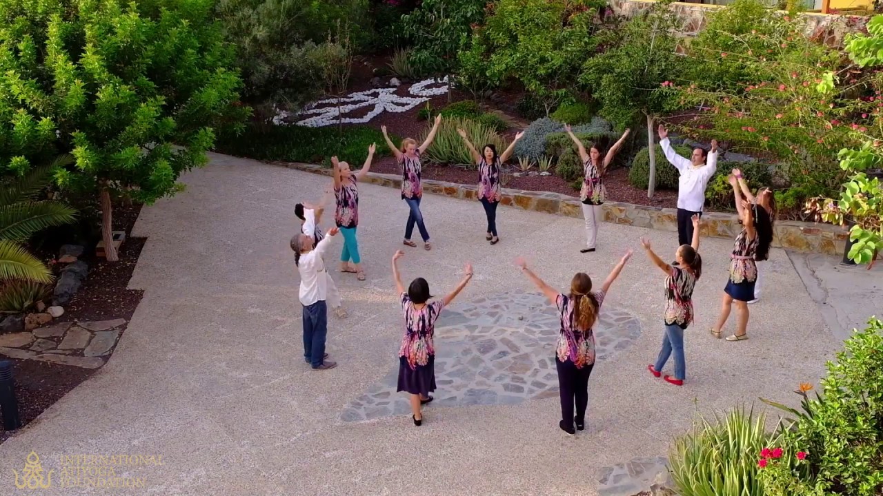 tibetan terrier M 1.4.03 Gawala དགའ་བ་ལ། How Happy! | Dance demo