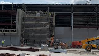 Non-Stop Scaffolding at Work | High-Production Crank-Up Scaffold System