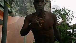 CAPOEIRA ESQUIVA CLARA NUNES JOGO DE ANGOLA CAPOEIRA ESQUIVA CLARA NUNES JOGO DE ANGOLA