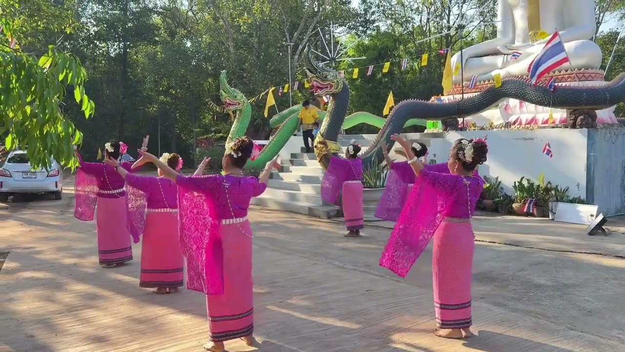 รำบุญประทายข้าวเปลือก ทีมบาสโลบภูไทค้อเขียว วัดป่าโจด &วัดศิริมงคล ครูไก่ผู้นำทีมงาน