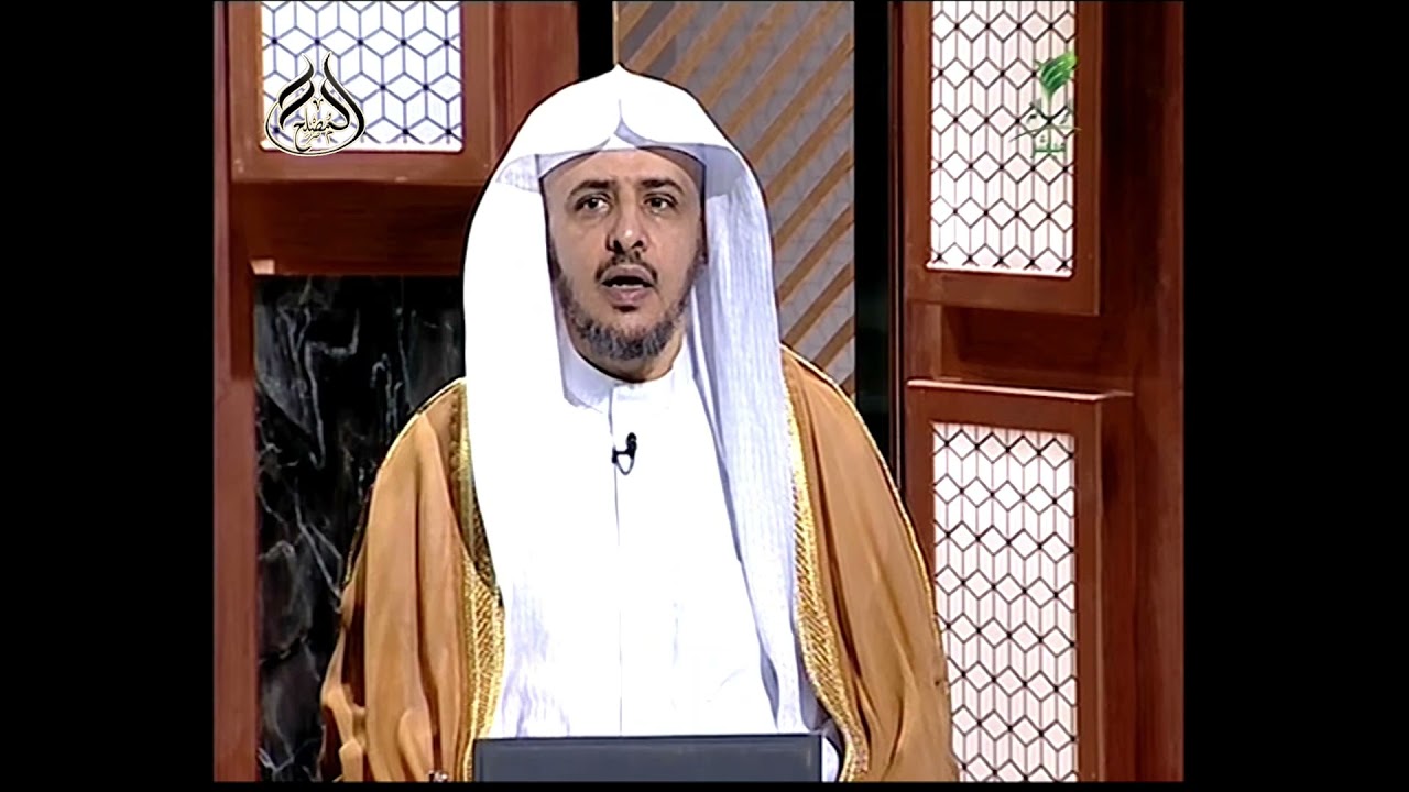 من عجز عن دفع كفارة الصيام هل يجوز لغيره أن يدفعها عنه