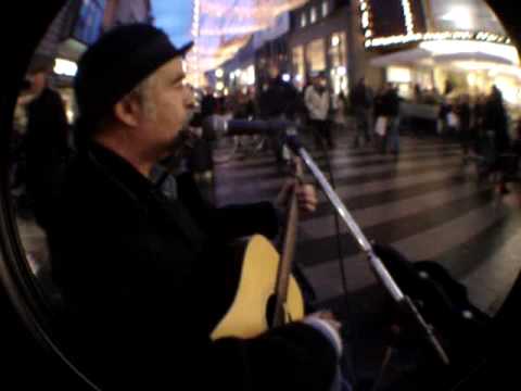 Lawrence Glaister - Busker - Street Musician - Hal...