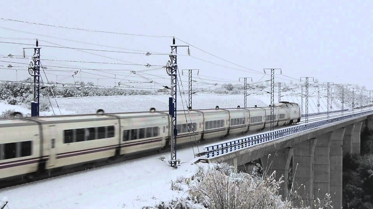 Trenes con nieve en la LAV Barcelona   Madrid