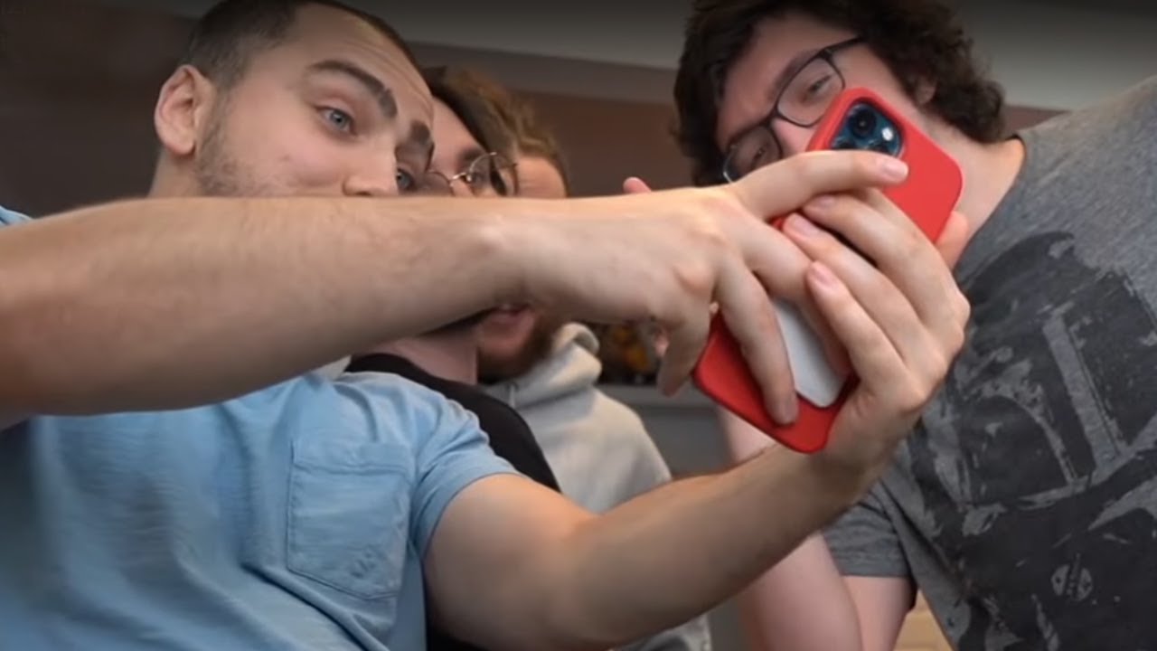 Mizkif trolls Monica and sends a selfie with the boys