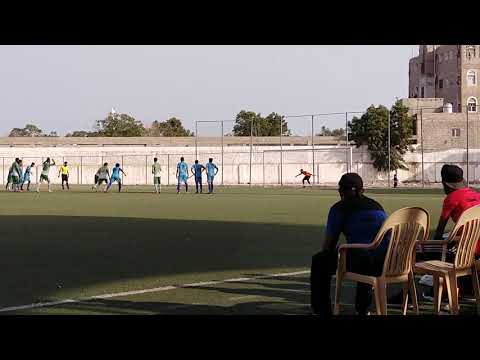 هدف وحدة عدن في شباك الميناء من ضربة جزاء سجلها محمد بارويس