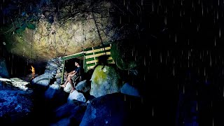 BUILDING A SHELTER UNDER A GIANT ROCK BY THE RIVER, HEAVY RAIN, BAT CAVE, FISHING