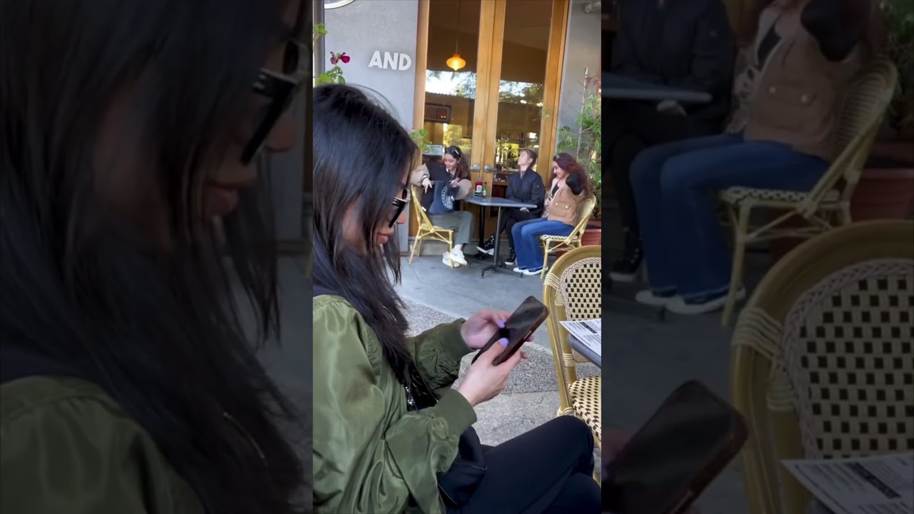 ⁣She traveled to her best friend’s college graduation to surprise her ❤️