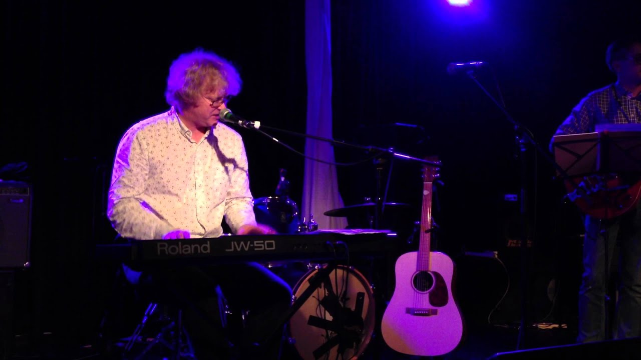 Harvey Williams and Josh Gennet - Her Boychart (live at