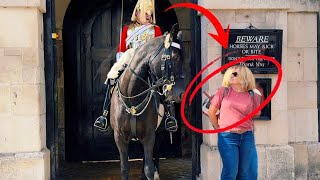 No Nonsensekings Guard Enforces The Rules At Horse Guards