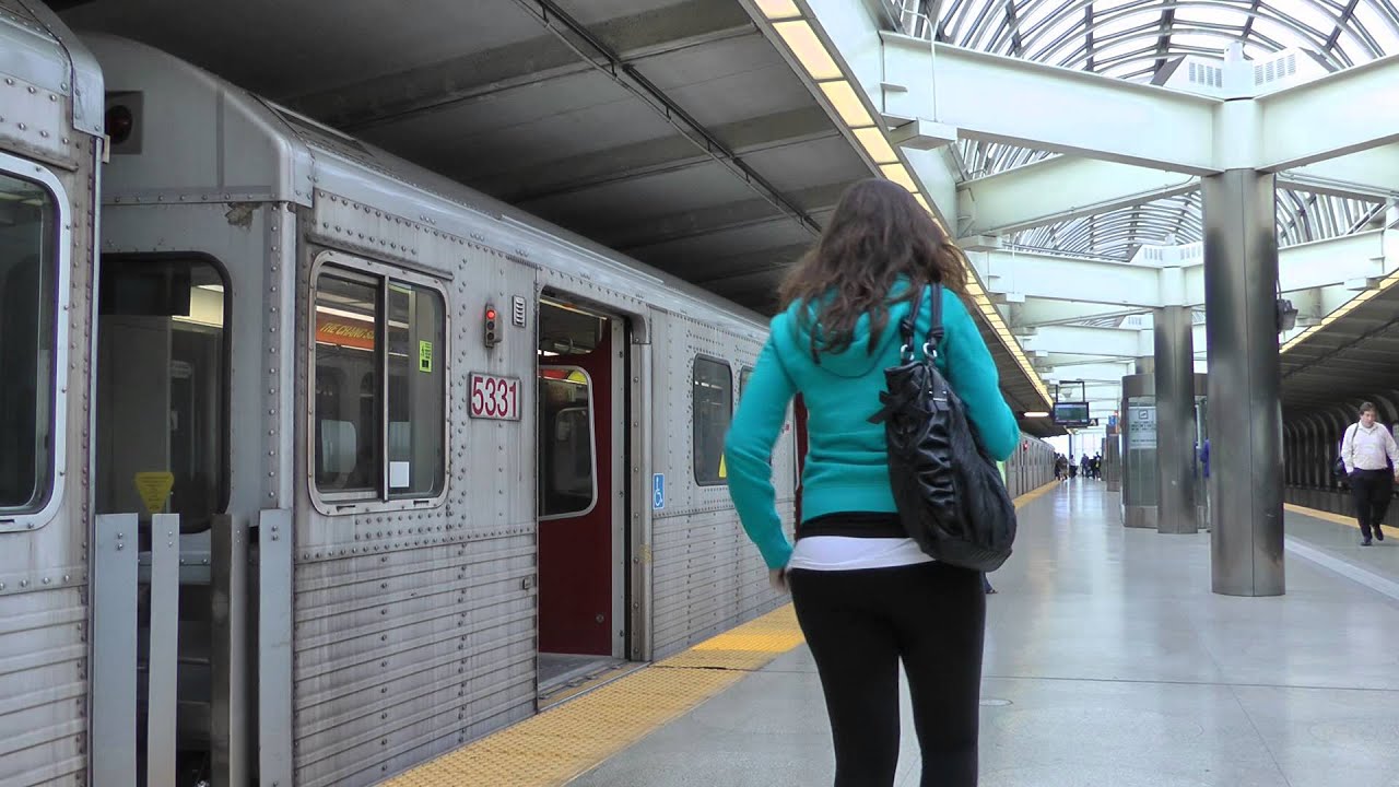 TTC Southbound Subway Stop - T1 Great Sound (Classic Door Chime)