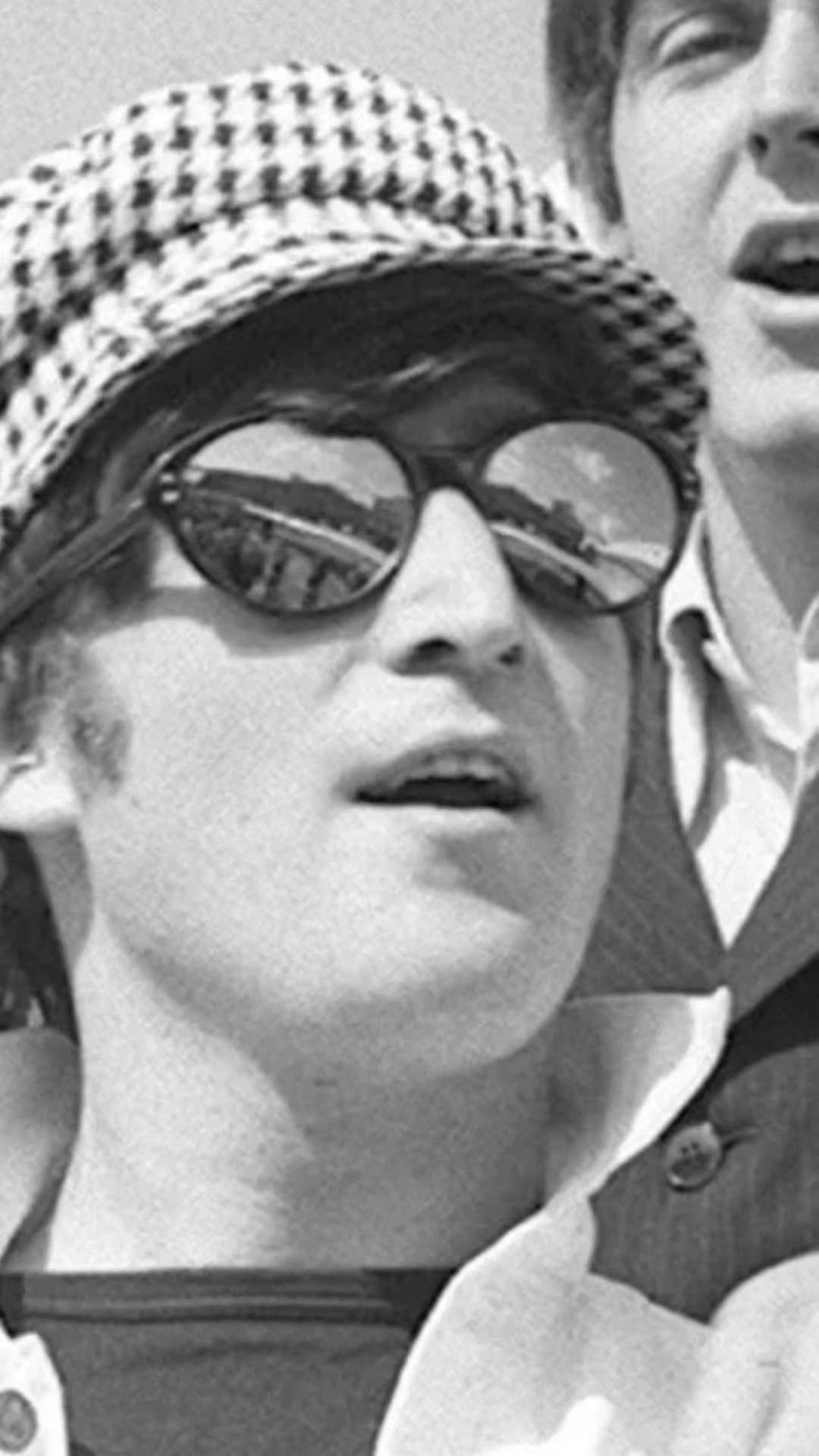 The Beatles-John sings about a girl with Kaleidoscope Eyes