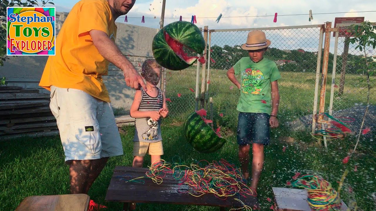 Арбуз челлендж взрываем арбуз резинками Watermelon challenge blow up with gums exploding watermelon