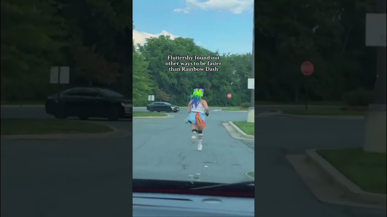 Sunset Shimmer was recording btw LOL Not the car passing by us 💀 #cosplay #cosplayer #mlp