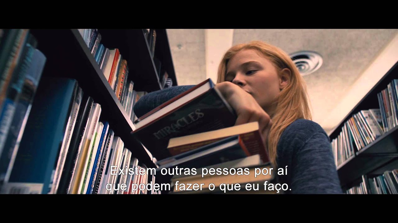 Trailer de Carrie, a Estranha