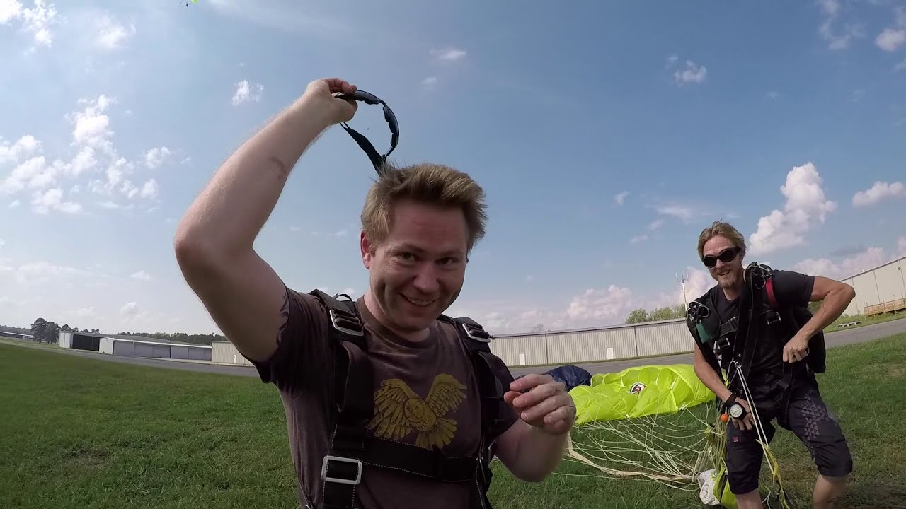 Skydive from Cullman Alabama, Tandem Style. 14,000ft Jump. Love Life