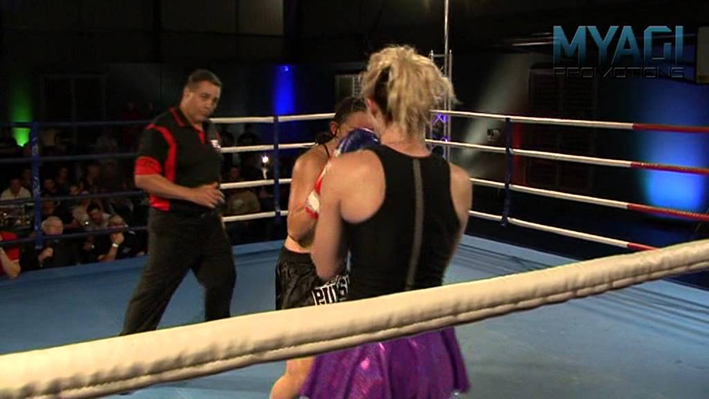 Ashley Richardson v April Adams - Carnage at the Colosseum 2